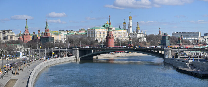 Spring panorama of the Moscow Kremlin.