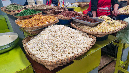 Pipoca e outros grãos no mercado