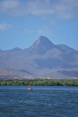 El agua,el mar como elemento comunicante en nuestro ambiente.