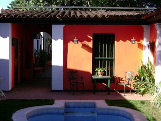 Ventanas,casas coloniales hechas con materiales de la tierra,colores del planeta.
