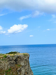 沖縄の岬と海と空