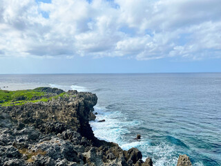 沖縄の岬から見た景色
