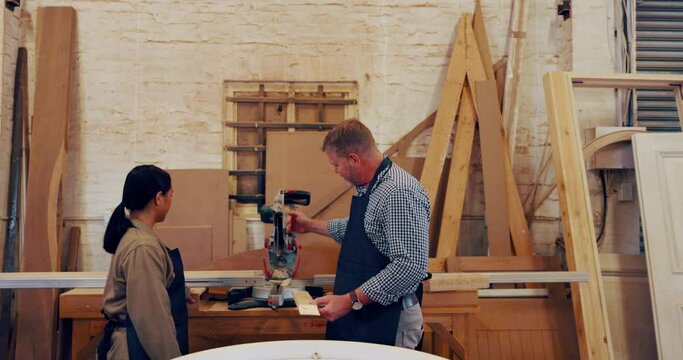 Artisan, carpenter and mentor with workshop, manufacturing and products design for woodwork. Engineer, discussion and measurement for creative, building and factory startup for small business project
