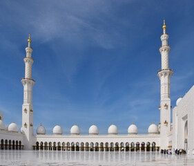 Fototapeta na wymiar Abu Dhabi, United Arab Emirates: January 25, 2024 - Sheikh Zayed Grand Mosque from the inside, Abu Dhabi