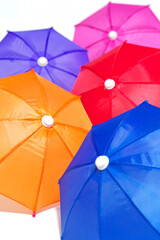 カラフルな傘(ミニ)のビジュアルカット