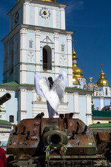 Wraki rosyjskich wozów bojowych w Kijowie - obrazy, fototapety, plakaty
