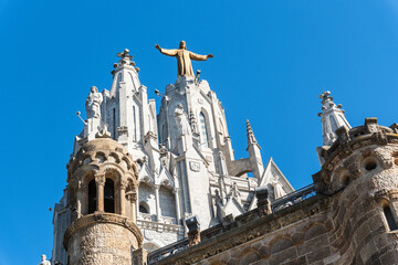 Die Kirche Temple Expiatori del Sagrat Cor auf dem Tibidabo in Barcelona, Spanien