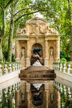 Fontaine M&eacute;dicis, monumental fountain commissioned by Marie de' Medici by inside Jardin du Luxembourg in the 6th Arrondissement of Paris, France
