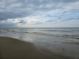 cloudy beachday
