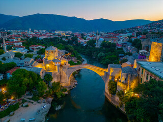 Obraz premium Sunset view of the old Mostar bridge in Bosnia and Herzegovina