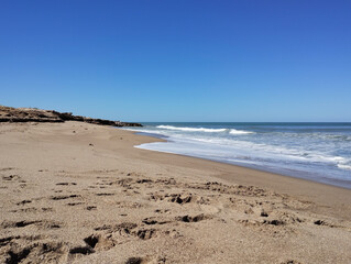 Playa, arena, mar, sol, cielo, olas, agua salada
