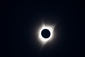 Complete Total Eclipse of the Sun