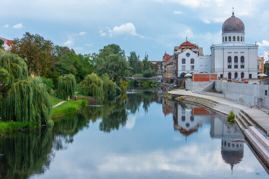 Zion Neolog Synagogue in Romanian town Oradea