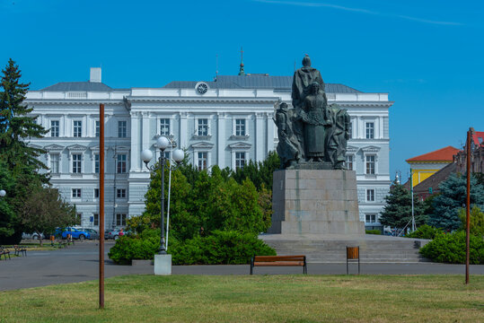 Heroes monument and Ioan Slavici Classical Theater in Romanian town Arad