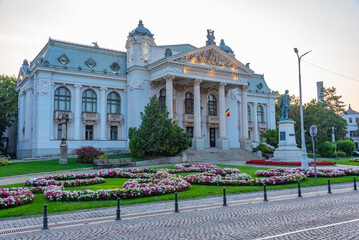 Obraz premium Sunrise view of the National theatre in Romanian town Iasi
