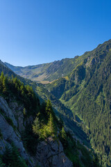 Fototapeta na wymiar Valley leading to Balea lake in Romania