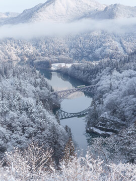 雪景色の第一只見川橋梁