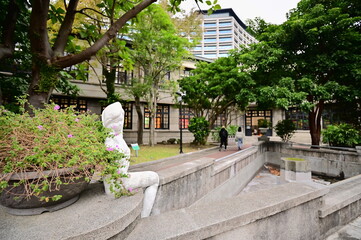 TW-01.24.24: The Baroque garden at Songshan Cultural and Creative Park combines Eastern and Western styles. It was created in 1958 as a recreational space for former Songshan Tobacco Factory employees