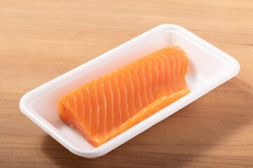 ［チリ産］生食用　トラウトサーモン　柵　（養殖）