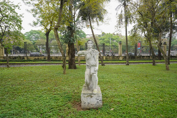 statue of a person - obrazy, fototapety, plakaty
