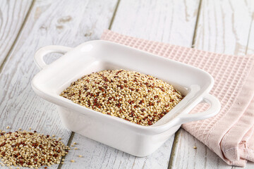 Raw dry quinoa cereal grain