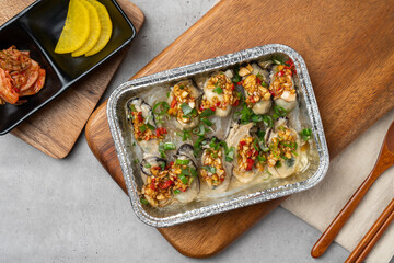 Korean food,  bibimbap, oyster rice, mara oyster chicken, braised, Yuk Rice, soy sauce, egg, fried rice, garlic, glass noodles, steamed oysters, cheese, grilled oysters, side dishes