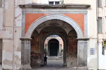 Napoli - Atrio di accesso alla Basilica di San Gennaro fuori le mura