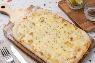 Chicken breast, salad, pizza, gorgonzola, margarita, club, sandwich, sole, waffle, croissant, potato, fried, ade, grapefruit, lemon, blueberry, latte, americano, chocolate, handmade