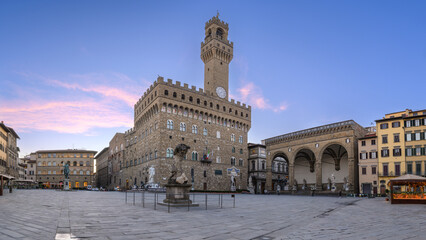 Fototapeta na wymiar Early morning in Florence Italy - View of the Square of Signora and the Palace Vecchio