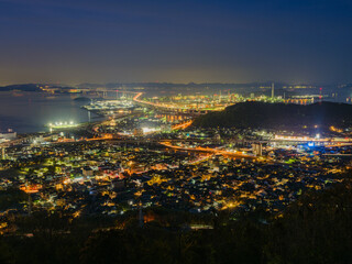 Obraz premium 街の夜景 香川県の瀬戸大橋 青ノ山山頂展望台
