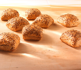 Mehrkornbrötchen, Brötchen, Backwaren, Körnerbrötchen, Bäckerei,