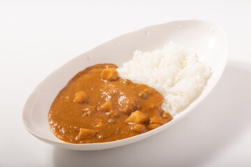 じゃがいもとグリーンピースのカレー（アルマタール）