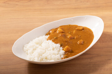 じゃがいもとグリーンピースのカレー（アルマタール）