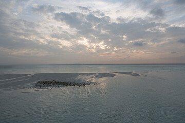 Obraz premium Maldives landscape on a cloudy spring day