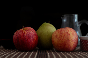 
still life with fruits.
mesa com frutas.