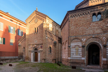 Fototapeta na wymiar Basilica dei SS. Vitale e Agricola - Piazza delle Sette Chiese. Bologna