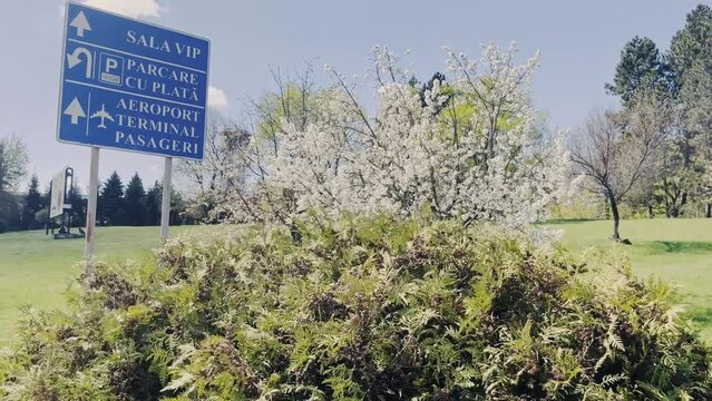 the road sign indicating the direction to Chisinau International Airport