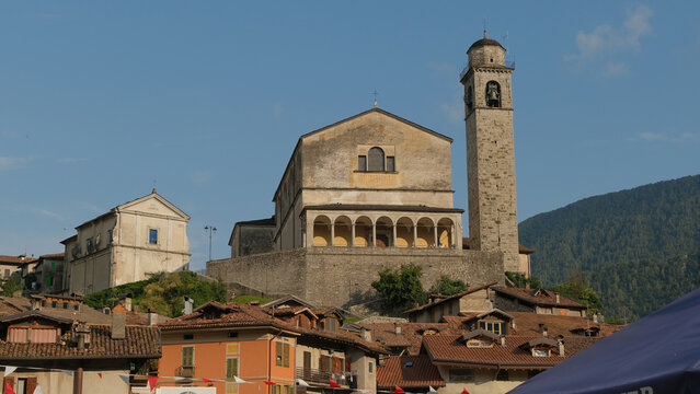 La chiesa di San Giorgio a Bagolino in provincia di Brescia, Lombardia, Italia.
