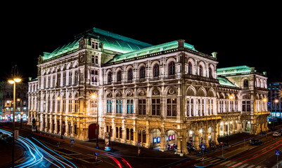Fototapeta na wymiar Long exposure of the Vienna State Opera at night