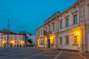 Fototapeta na wymiar Sunrise at Plaza Tartini in Slovenian town Piran