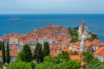 Obraz premium Aerial view of Piran taken from the old fortification, Slovenia