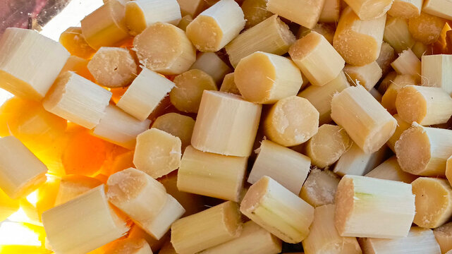 pieces sugarcane, bit of sugarcane, sugarcane pieces close-up