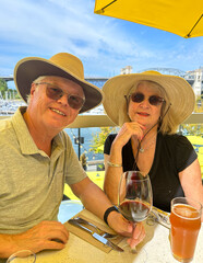 couple drinking wine