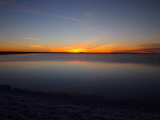 Atardecer en Las Salinas del Gualicho, Las Grutas, Argentina.