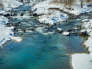 水が透き通る松川　川岸　長野県白馬村　