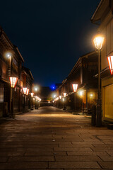 Fototapeta na wymiar 【縦写真】金沢のひがし茶屋街の夜景