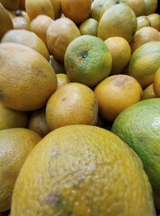 Oranges in a market, Naranjas en un mercado
