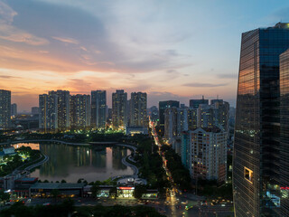 Obraz premium Aerial skyline view of Hanoi cityscape at sunset in Le Van Luong street