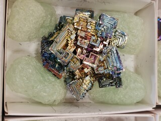 color bismuth mineral - 780301659
