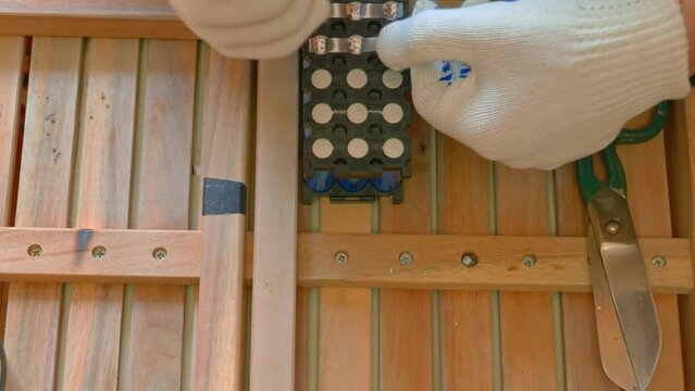 Welding lithium battery with welding machine